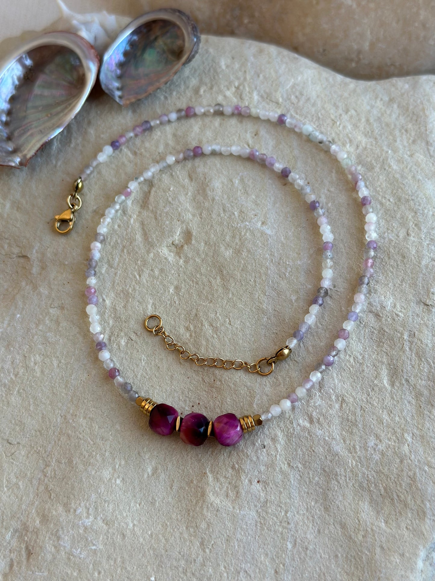 Halskette mit rosa Tigerauge