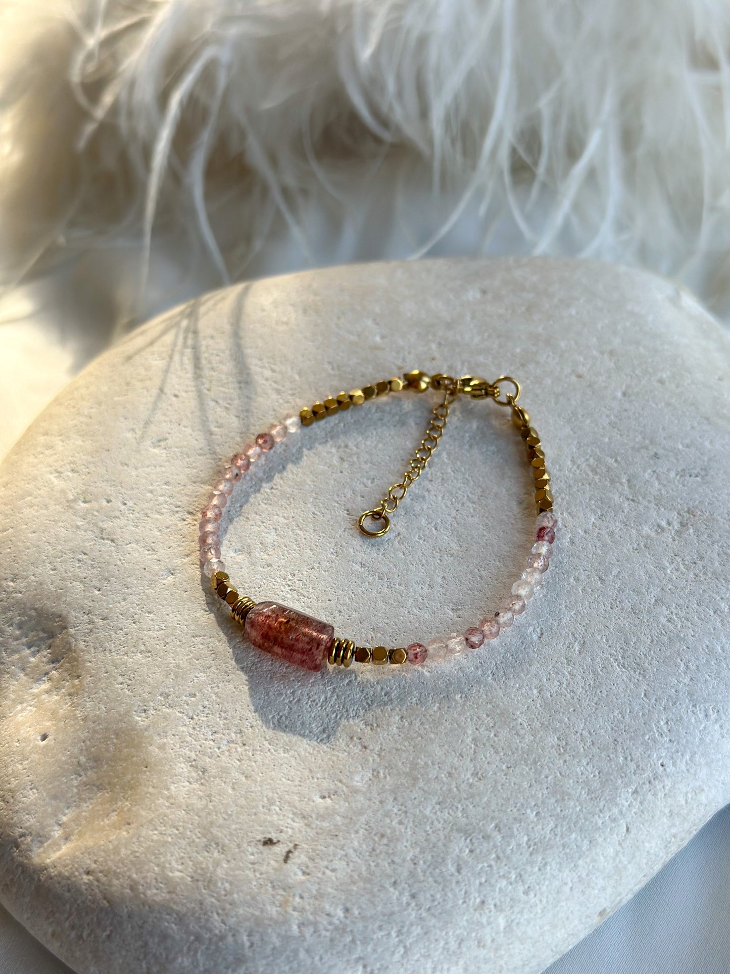 HELENA BRACELET Strawberry Quarz