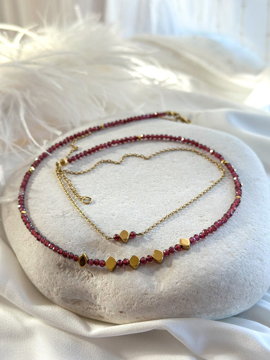 SELENE NECKLACE              Garnet