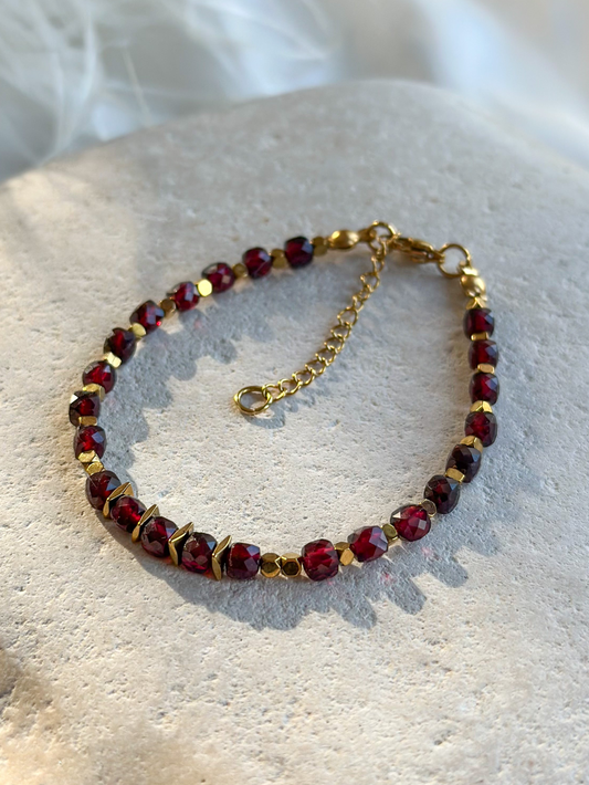 SERAPHINA BRACELET              Garnet