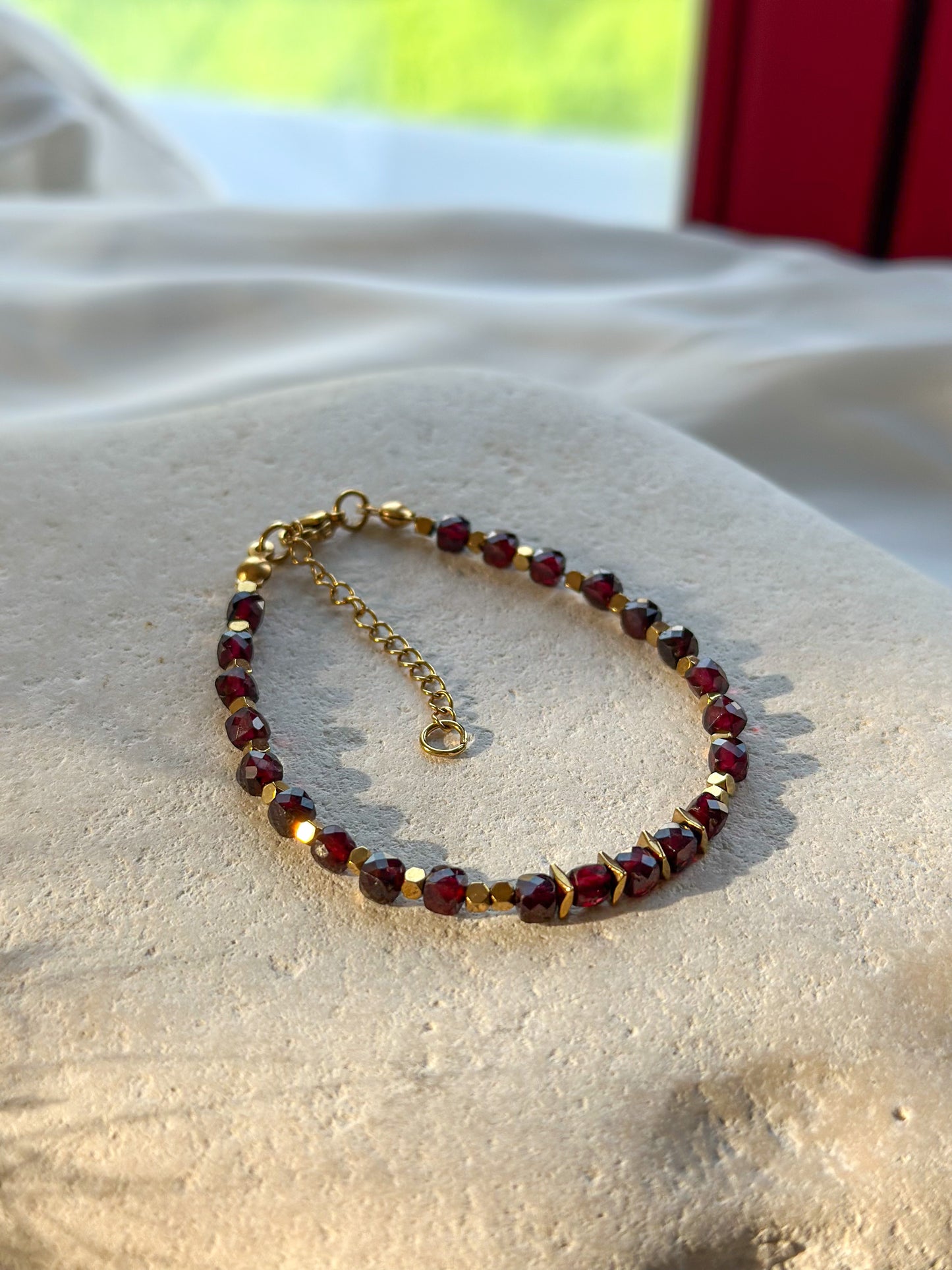 SERAPHINA BRACELET              Garnet