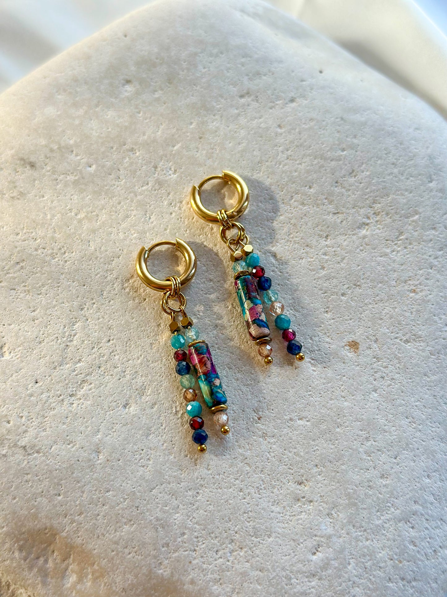 LYRA EARRINGS                      Mixes Stones