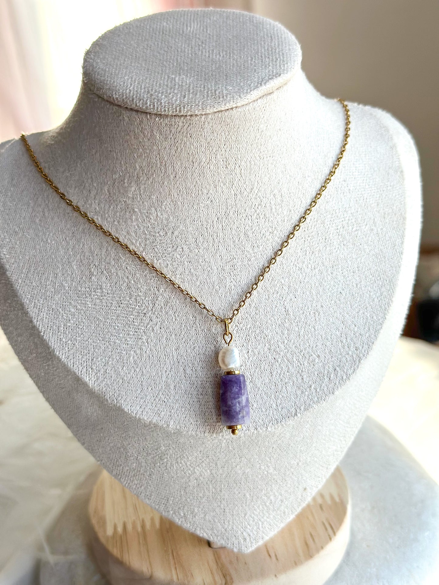 ELARA PENDANT NECKLACE Lepidolite