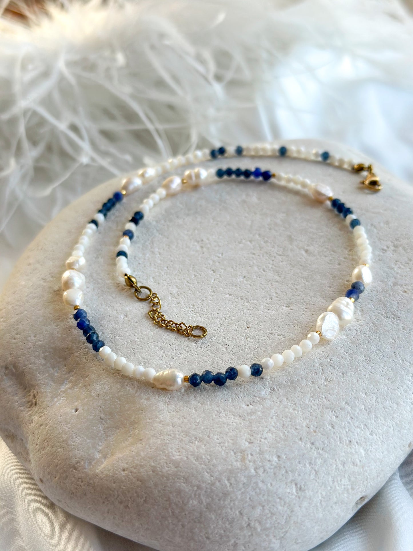 ALBA NECKLACE          Chalcedony
