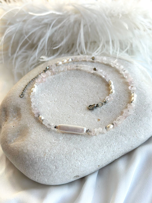 ROSE NECKLACE            Rosequarz