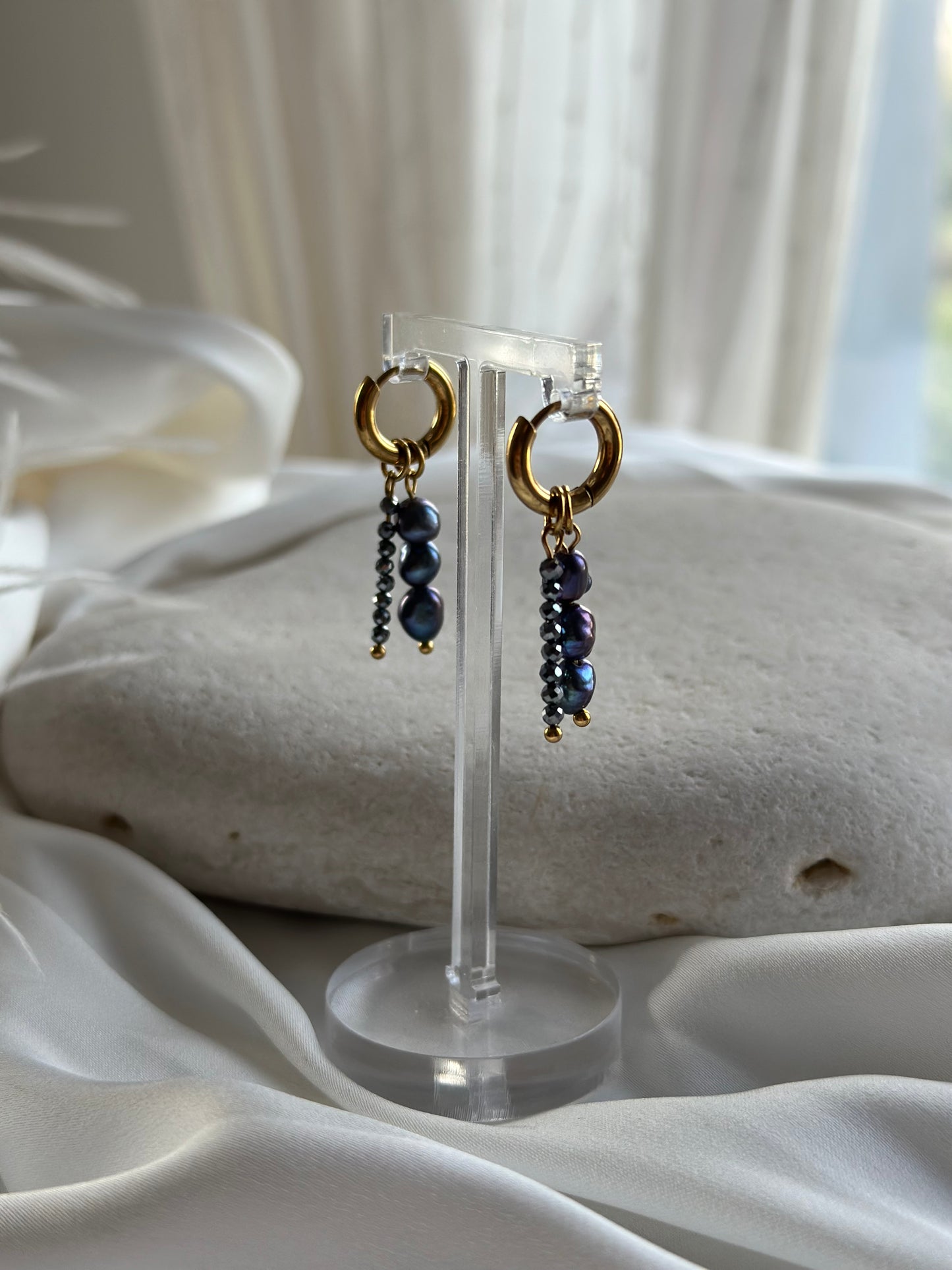 Σκουλαρίκια με μαύρο μαργαριτάρι και Teraherz