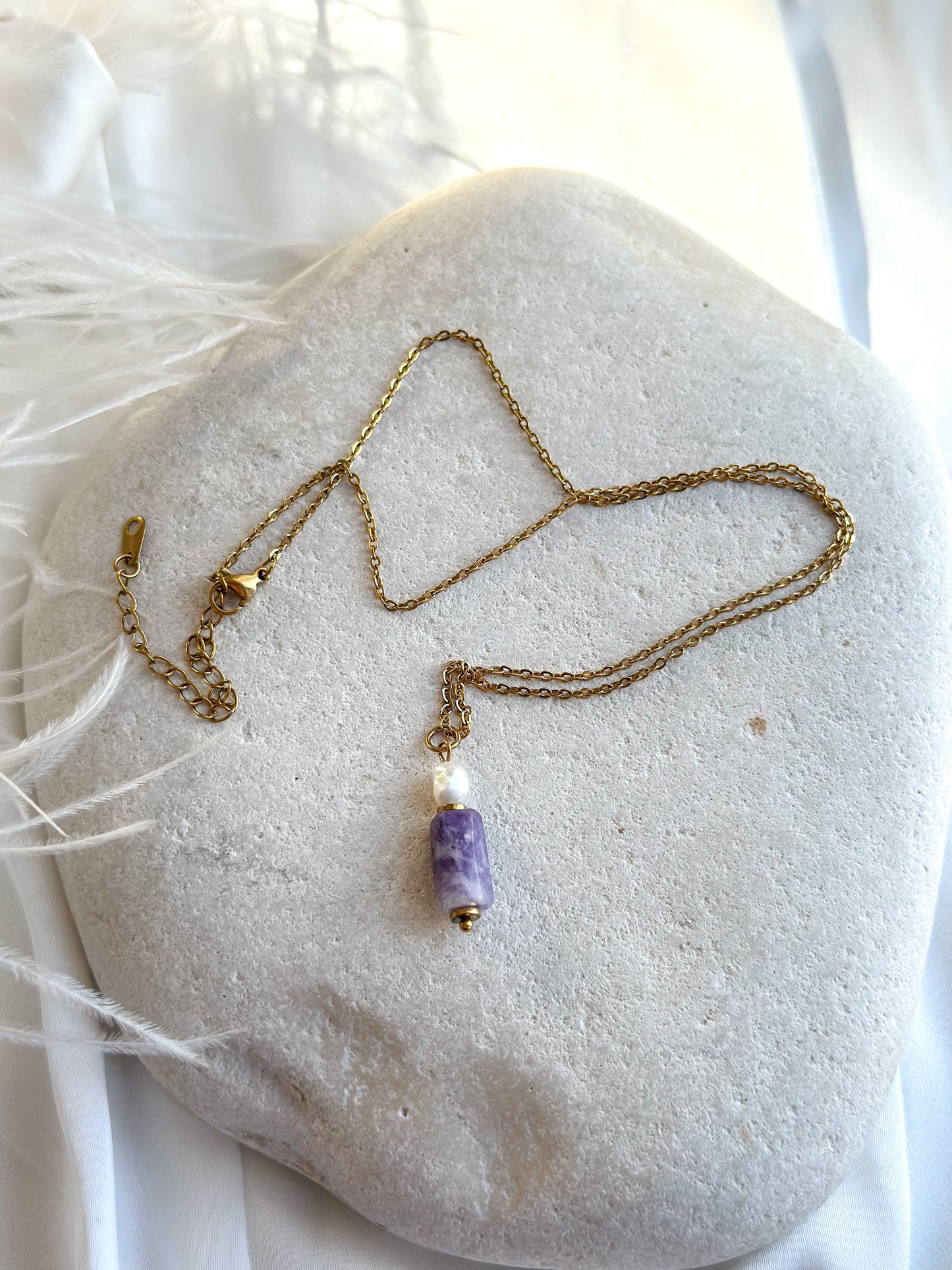 ELARA PENDANT NECKLACE Lepidolite