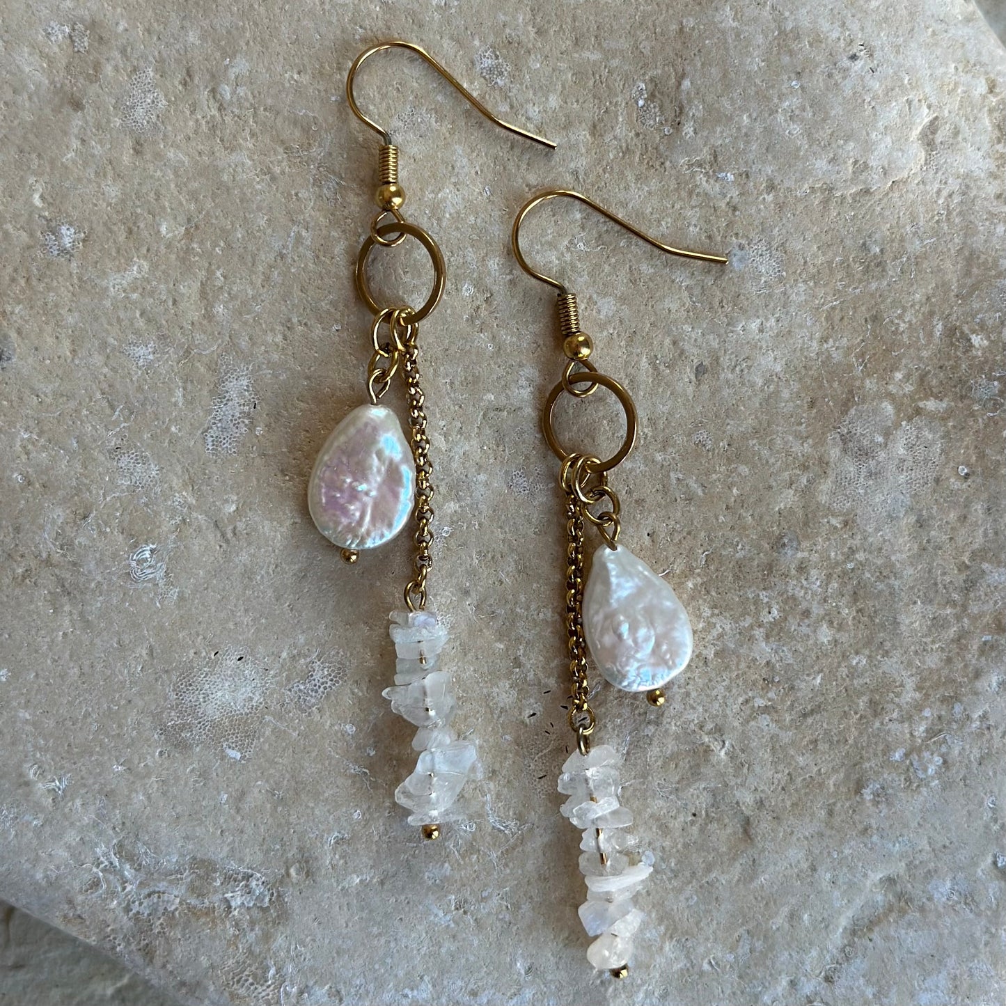 Σκουλαρίκια με μαργαριτάρια σεληνόλιθου