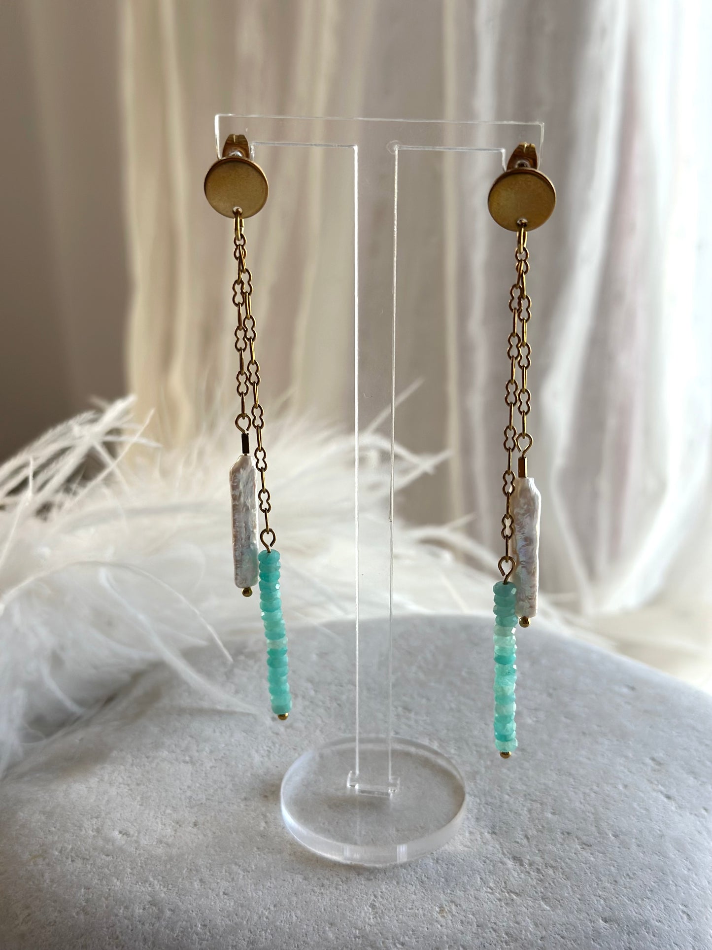 Amazonit- und Perlenohrringe