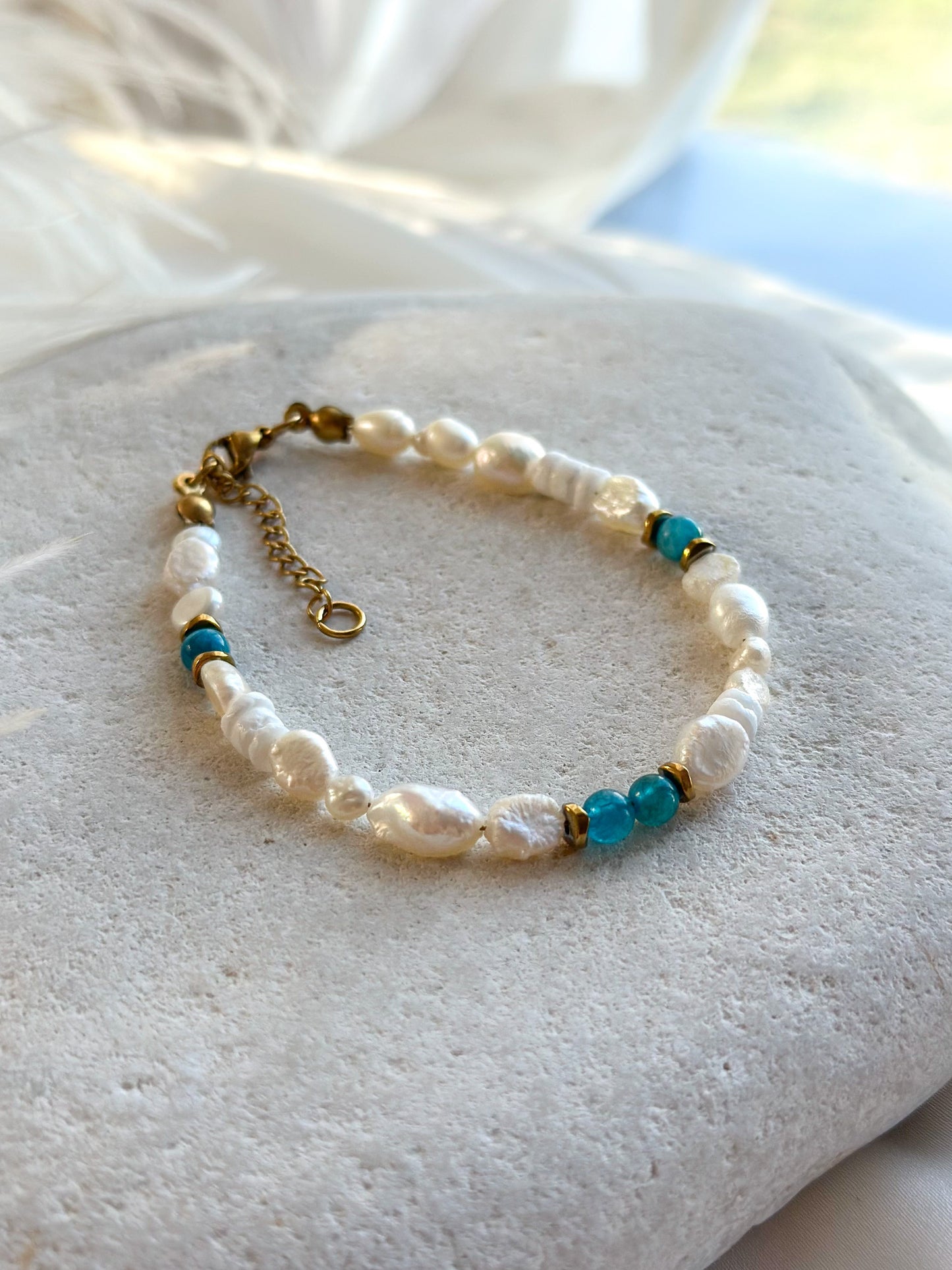MIRA BRACELET                   Apatite