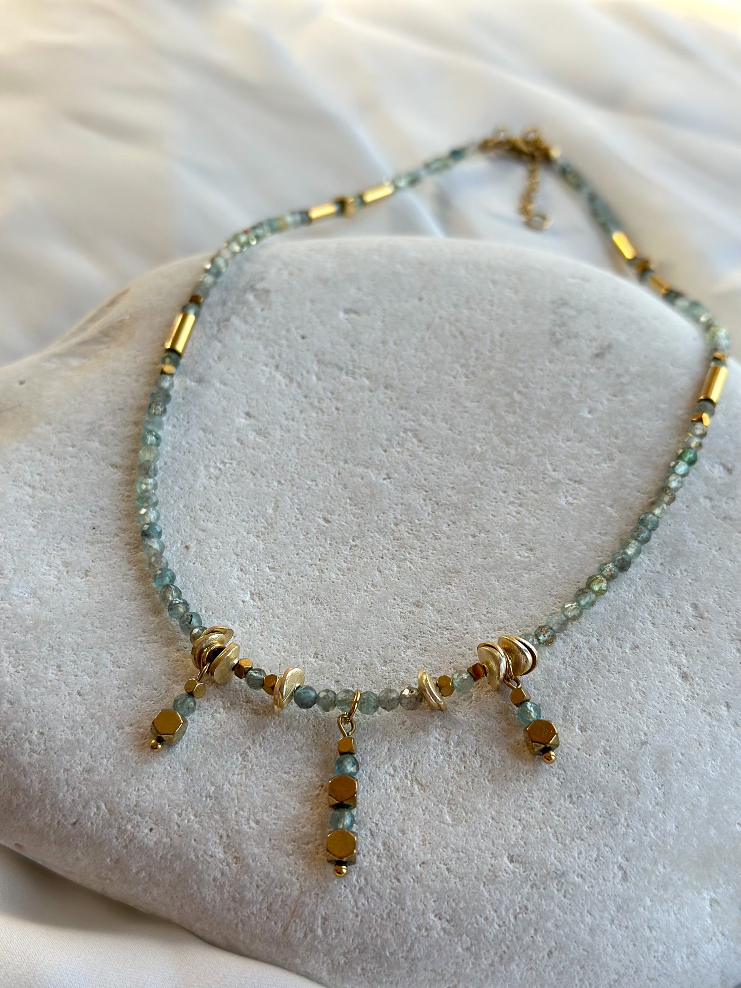 THEA NECKLACE                 Apatite