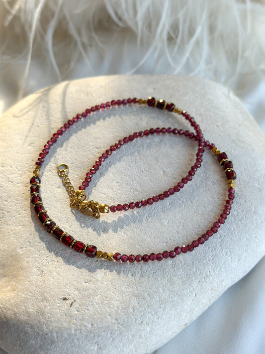 ALTHEA NECKLACE              Garnet