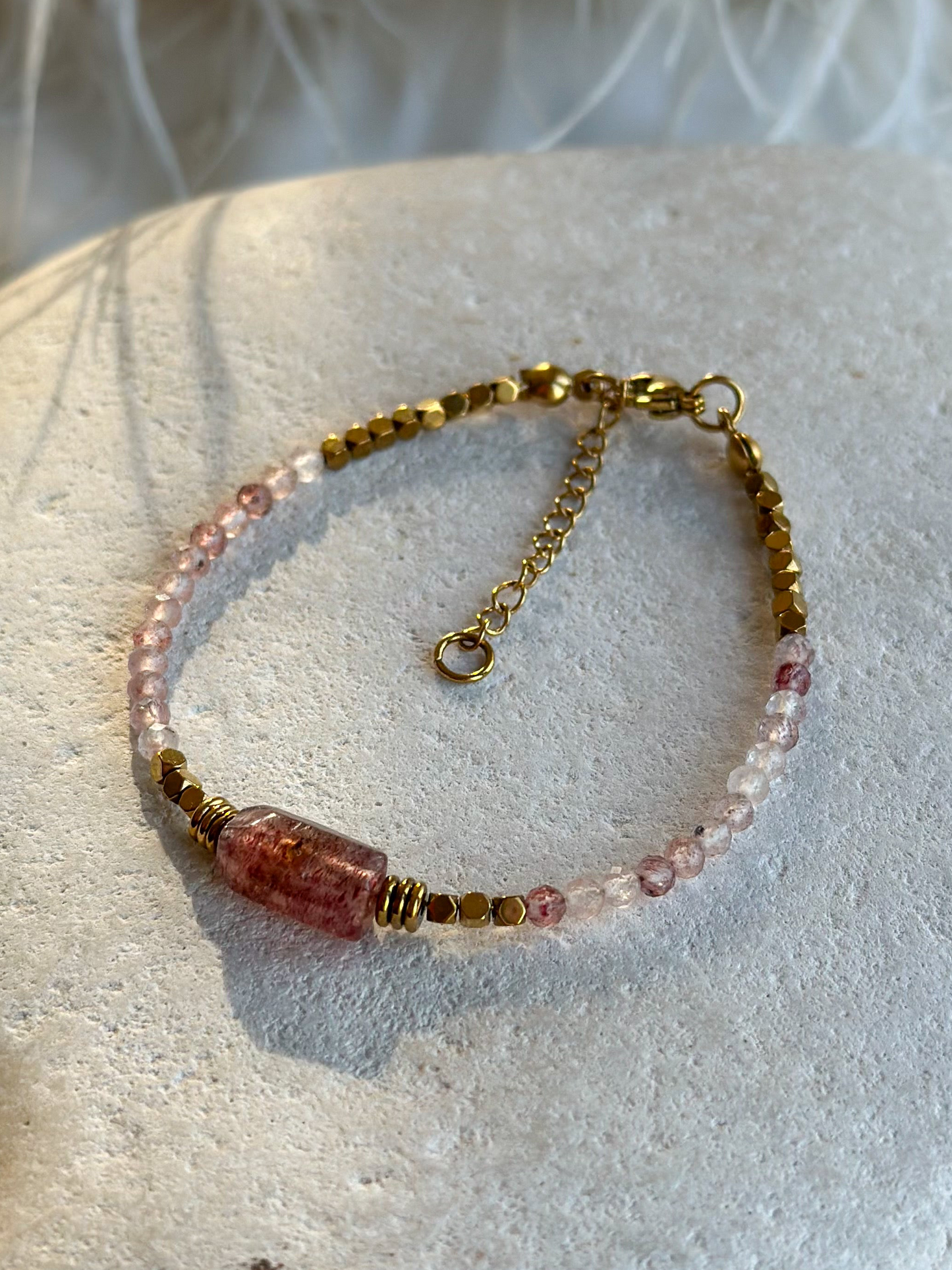 HELENA BRACELET            Strawberry Quarz