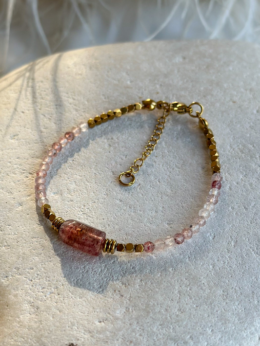 HELENA BRACELET            Strawberry Quarz