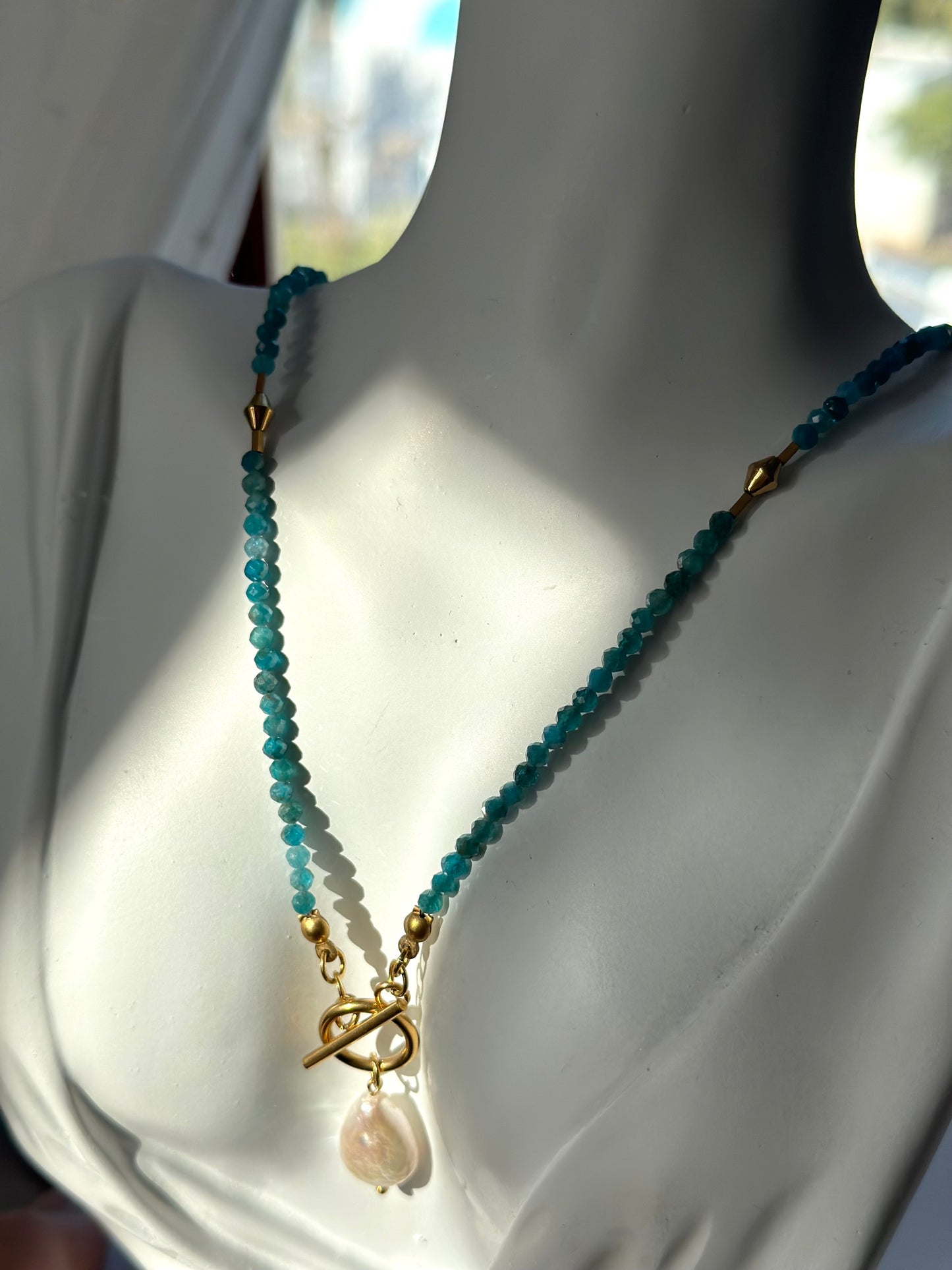 Apatit-Halskette mit Perlenanhänger