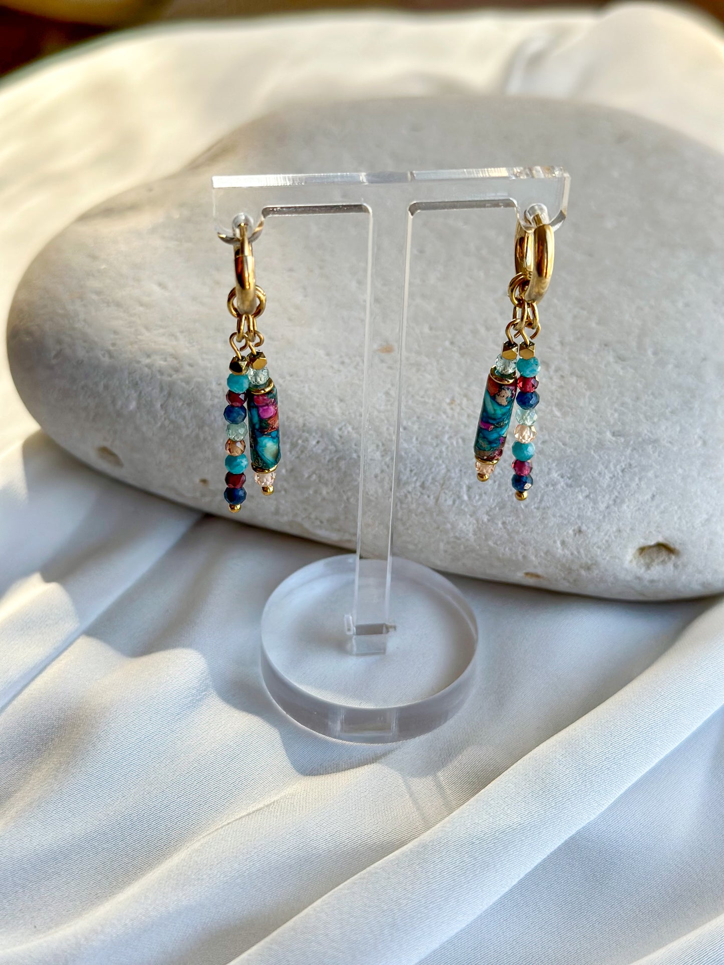 LYRA EARRINGS                      Mixes Stones