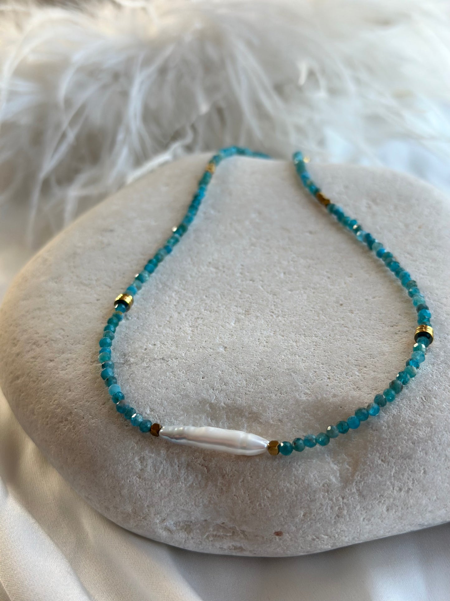 Κολιέ με μαργαριτάρι απατίτη