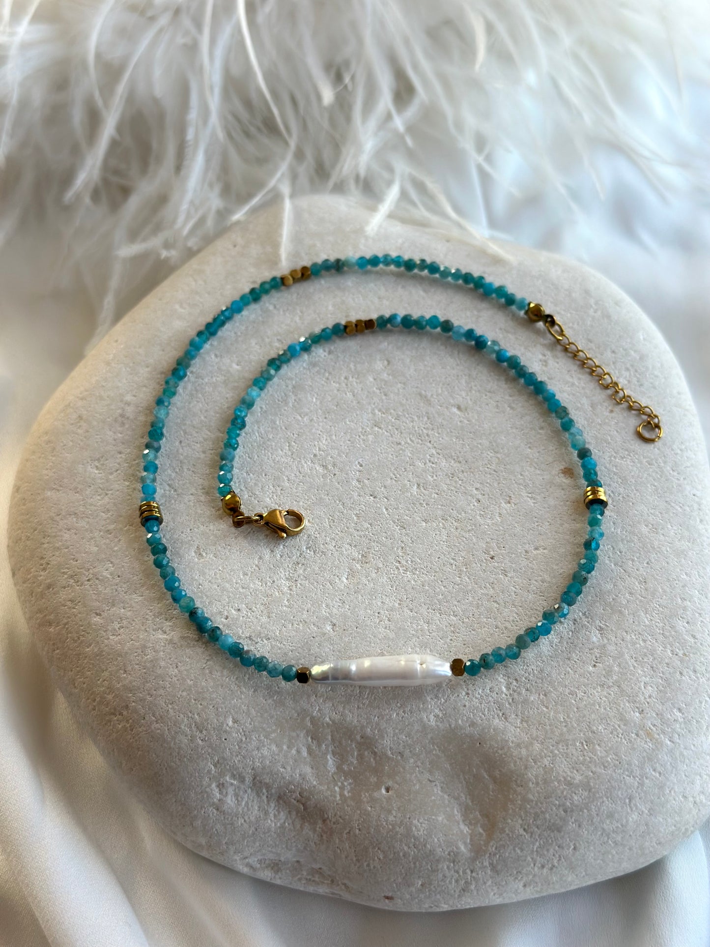 Κολιέ με μαργαριτάρι απατίτη