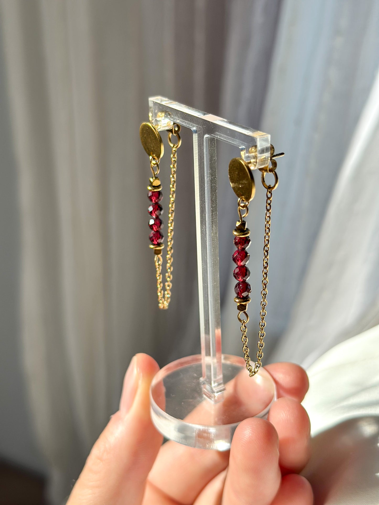 CALISTA EARRINGS               Garnet