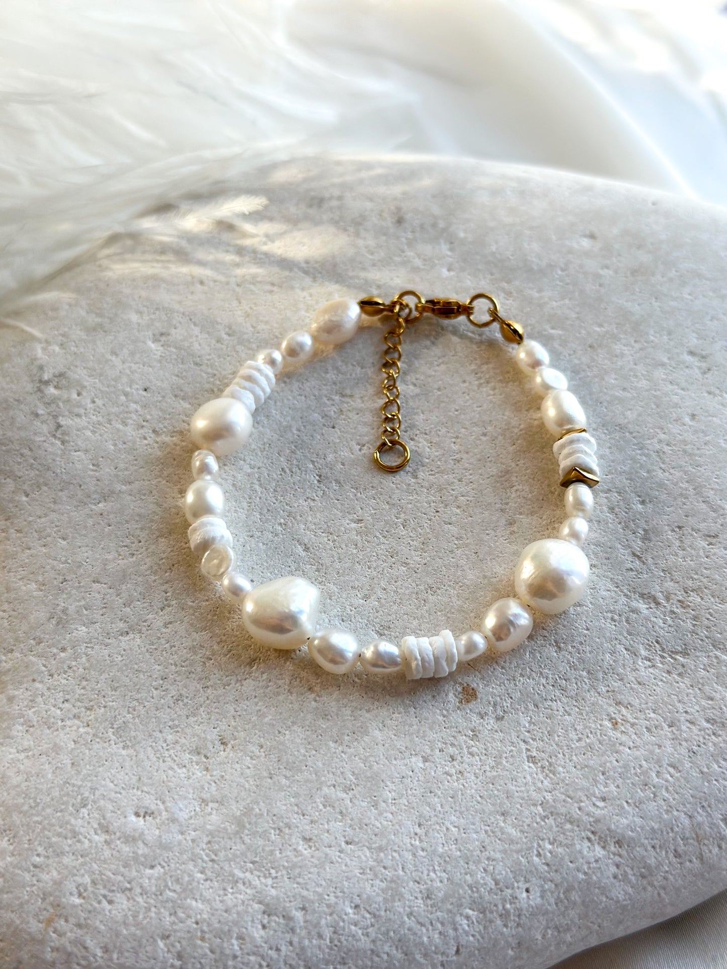 SOFIA BRACELET                     Pearl